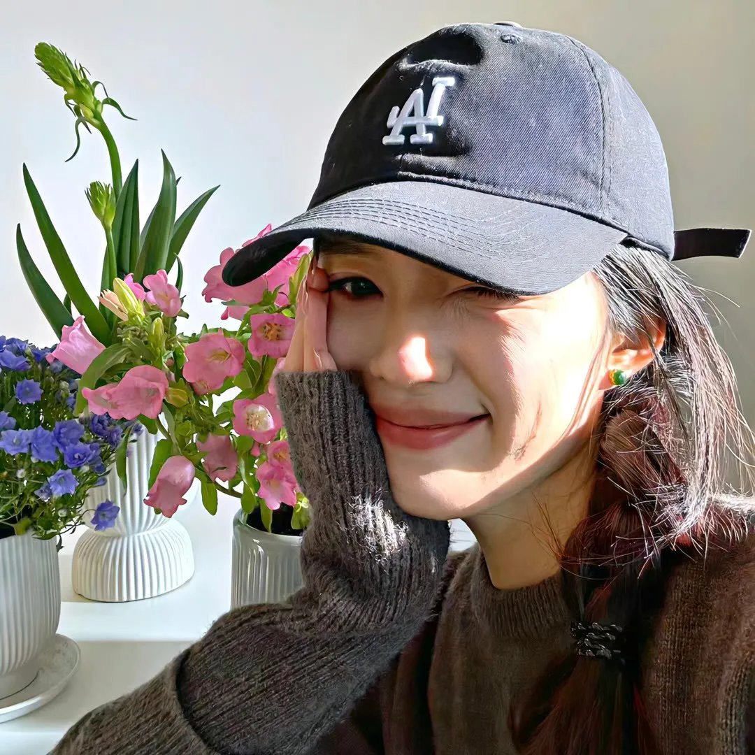 小姑娘艾萝依